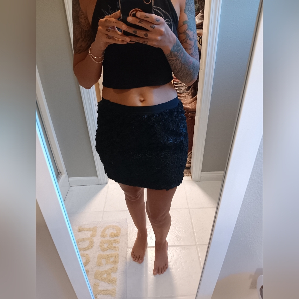 Elizabeth and James Fluffy Skirt Size 4